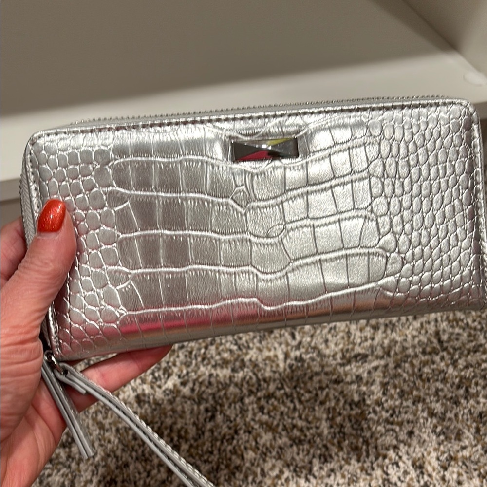INC International Concepts Silver Croc-Embossed Wallet - Picture 2 of 8
